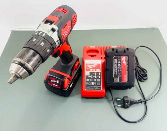 Taladro Milwaukee M18-BPD
