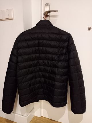 Chaqueta Zara acolchada negra ligera