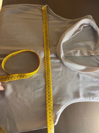 Blusa sin mangas lunares beige y negro