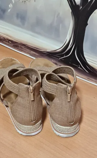 Sandalias Beige