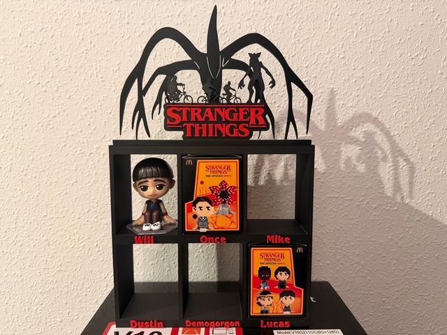 Expositor Stranger Things McDonald's