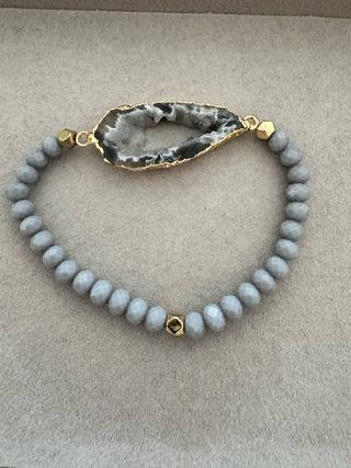 Pulseira Geodo Dourado Pedra Natural Cinza