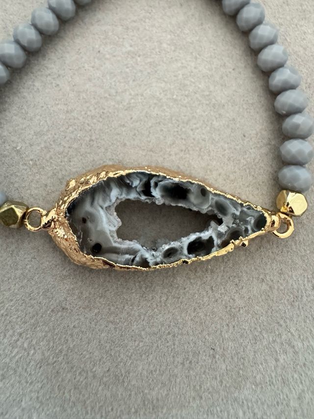 Pulseira Geodo Dourado Pedra Natural Cinza
