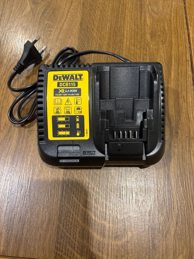 Cargador DeWalt DCB115