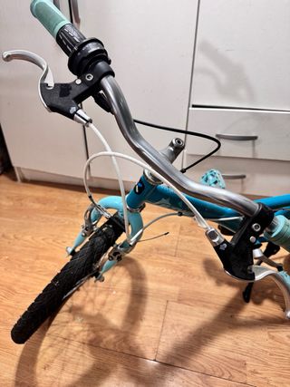 Bicicleta infantil azul