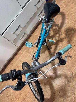 Bicicleta infantil azul