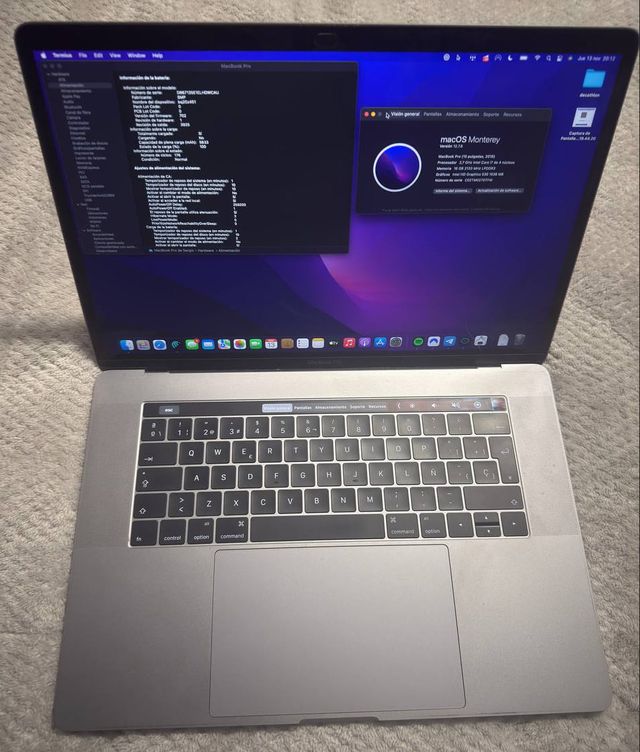 Macbook Pro 15" Touchbar i7 16GB 512GB + EXTRAS
