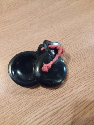 Castanholas com figura de bailarina