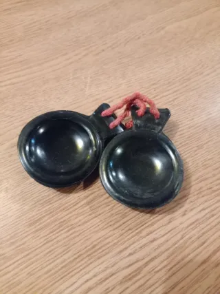 Castanholas com figura de bailarina