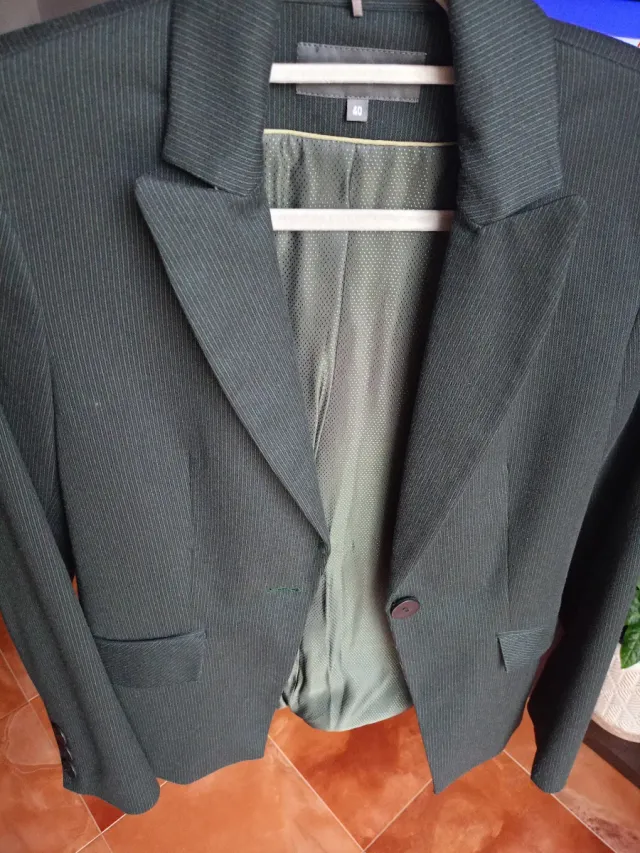 Bléiser verde raya diplomática talla 40