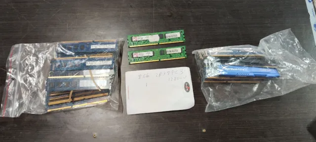 Módulos RAM DDR3 (8GB x 3)