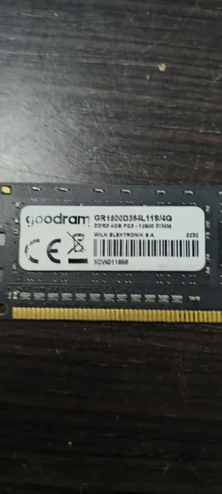 Módulos RAM DDR3 (8GB x 3)