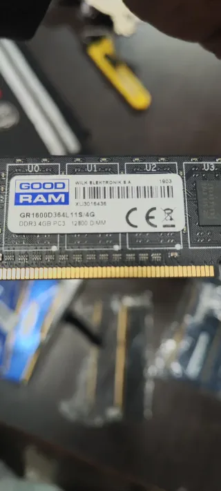 Módulos RAM DDR3 (8GB x 3)
