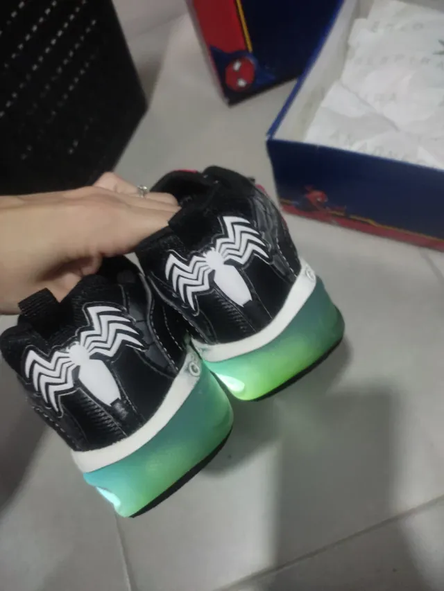 Zapatillas Geox Spiderman con luz para Niño