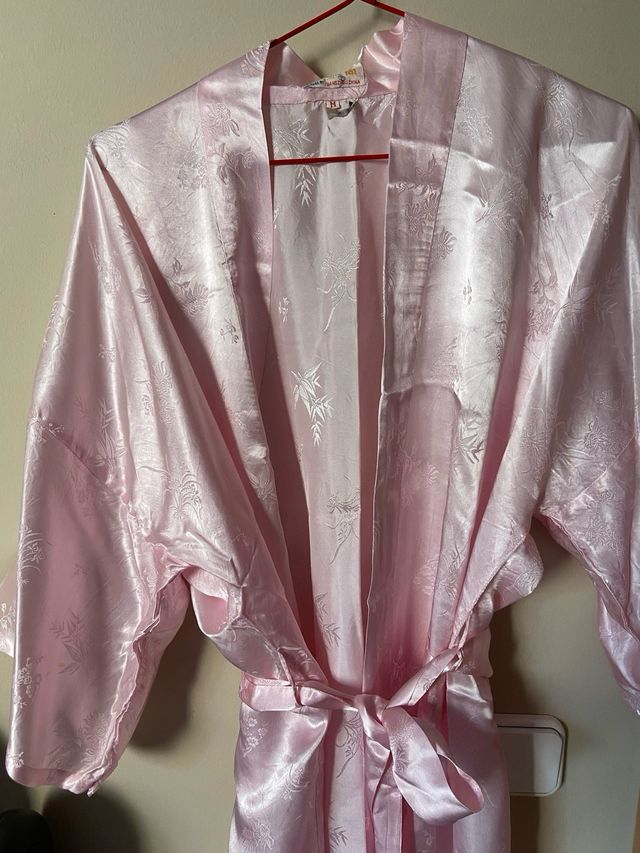 Bata de raso rosa