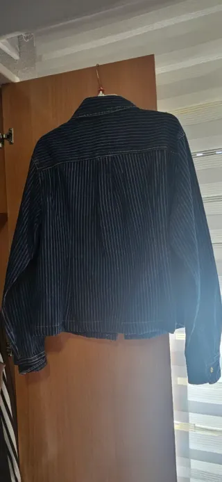 Chaqueta vaquera con rayas