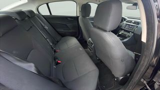 Jaguar XE 2.0 Diesel XE-Pure RWD 132 kW (180 CV)