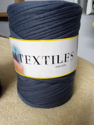 4 Rollos de textiles , dos grises y dos negros