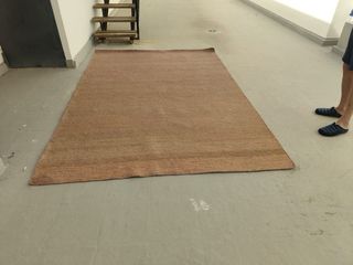 Alfombra grande rosa y beige