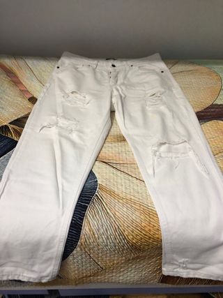 Jeans bianchi skinny strappati