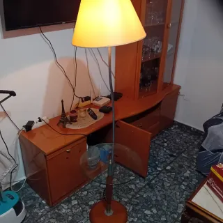 Taula racó amb lámpada/ Mesa con lámpara