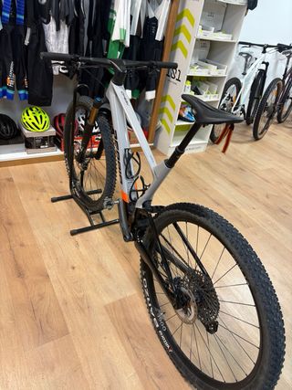 BERRIA MAKO PRO GX AXS