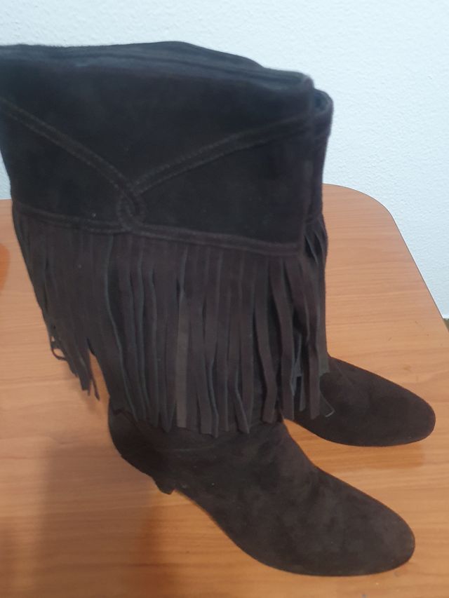 Botas Gloria Ortiz Marrones con Flecos