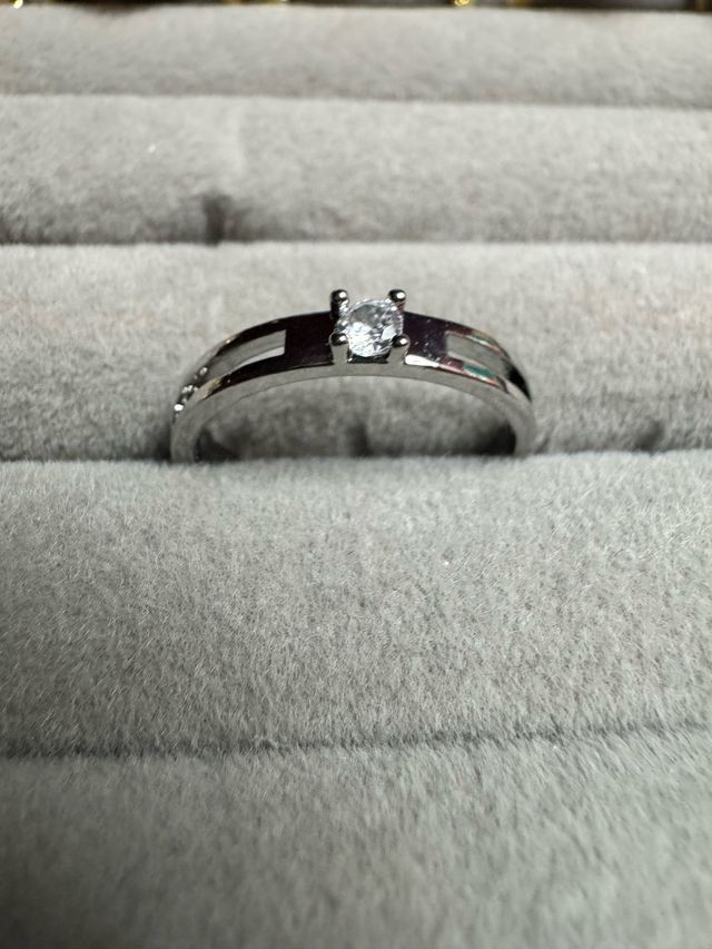 Anel Ajustável com Pedra Brilhante