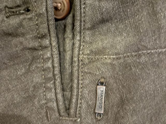 Pantalón chino MANGO verde