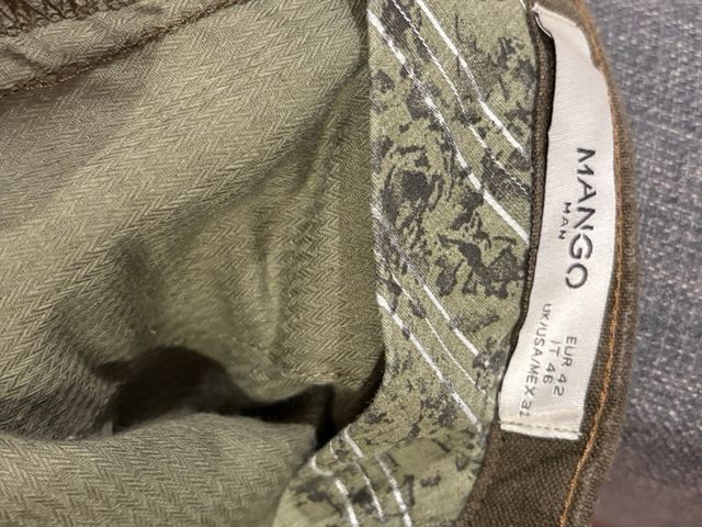 Pantalón chino MANGO verde