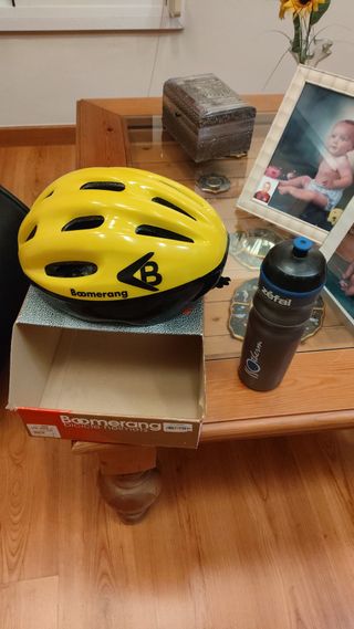 Pack Casco Bici, Bote Líquido y Spray Pinchazos