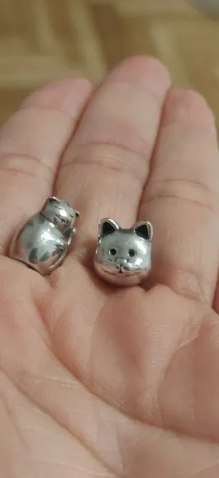 Lote 2 charms de gato Pandora y Chamilia