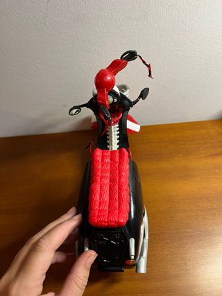 Monster High Muñeca y Moto