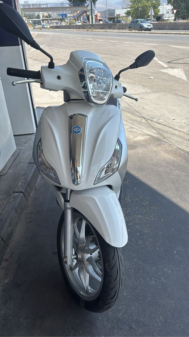 Piaggio Medley 125