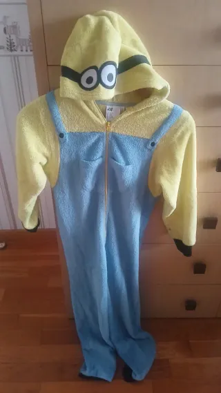 Pijama/Disfraz Minion marca H&M Talla 8-10 años