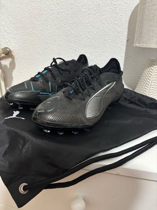 Botas de fútbol Puma Negras