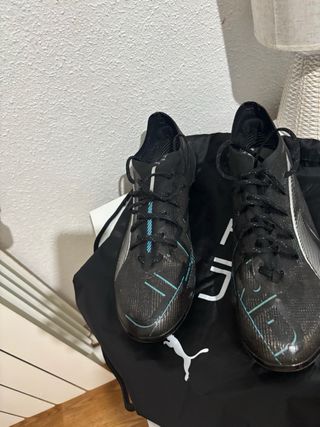 Botas de fútbol Puma Negras
