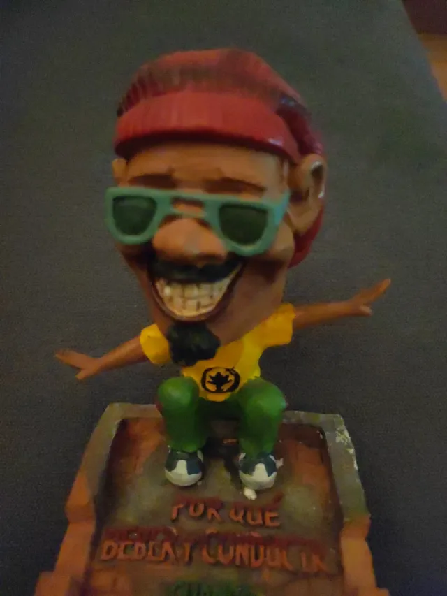 Figura Cenicero Cabeza Móvil