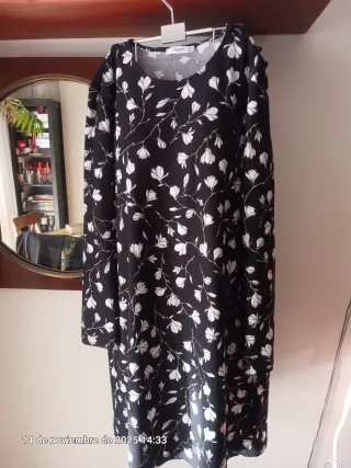 Vestido Mango floral negro talla M