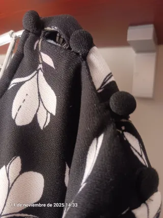 Vestido Mango floral negro talla M