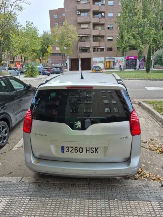 Peugeot 5008 2013