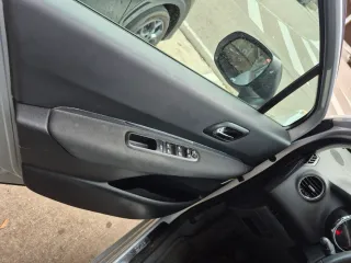 Peugeot 5008 2013