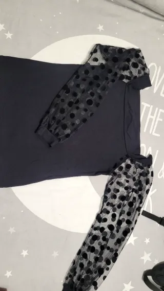 Camiseta Denny Rose negra con mangas de tul