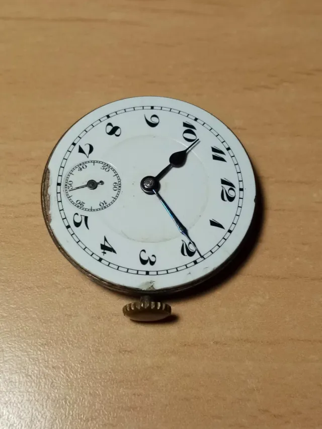 Esfera de reloj con máquina