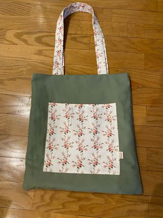 Bolso Tote Flores con Volantes