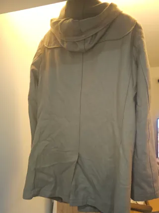 Abrigo de pana con gorro beige