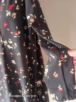 Vestido Mango floral negro talla L