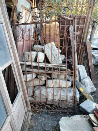 Cancelín de hierro forjado antiguo