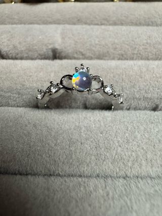 Anel Coroa com Pedra Lua e Zircônias