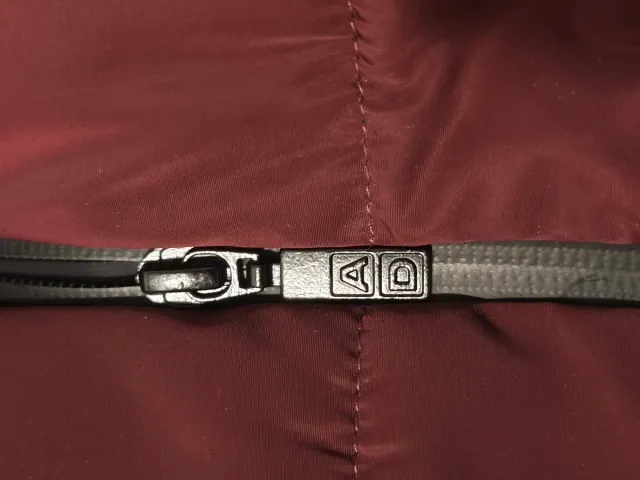 CHAQUETA DE PLUMAS ADOLFO DOMÍNGUEZ Hombre Rojo Vi